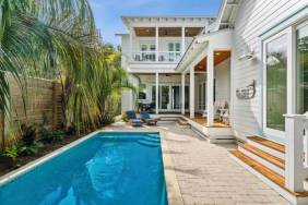 vacation rentals with private pools